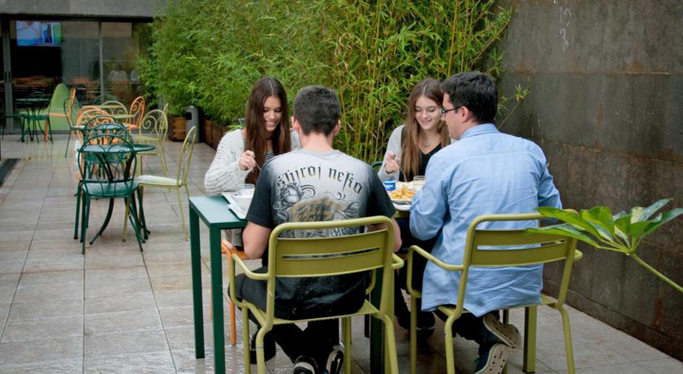Hostel Pere Tarres Barcelona