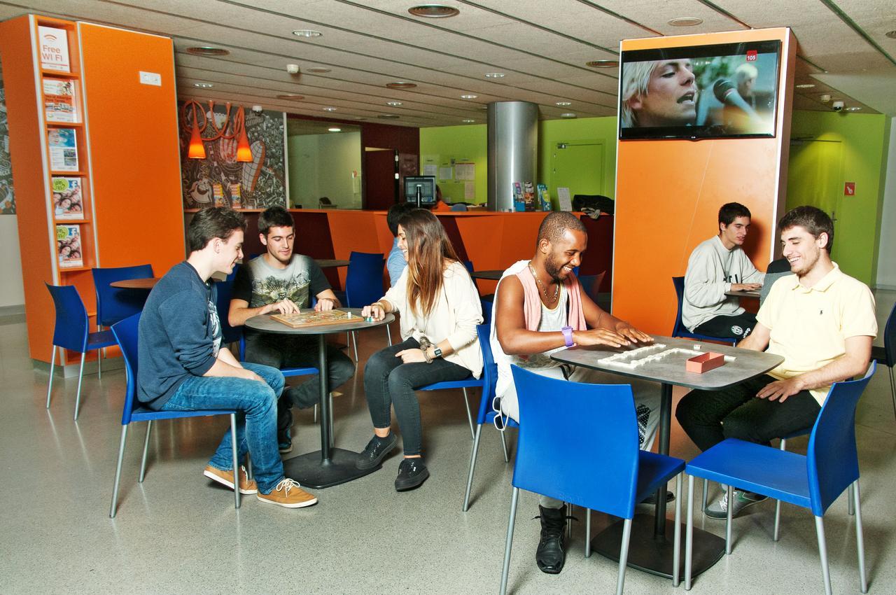 Hostel Pere Tarres Barcelona