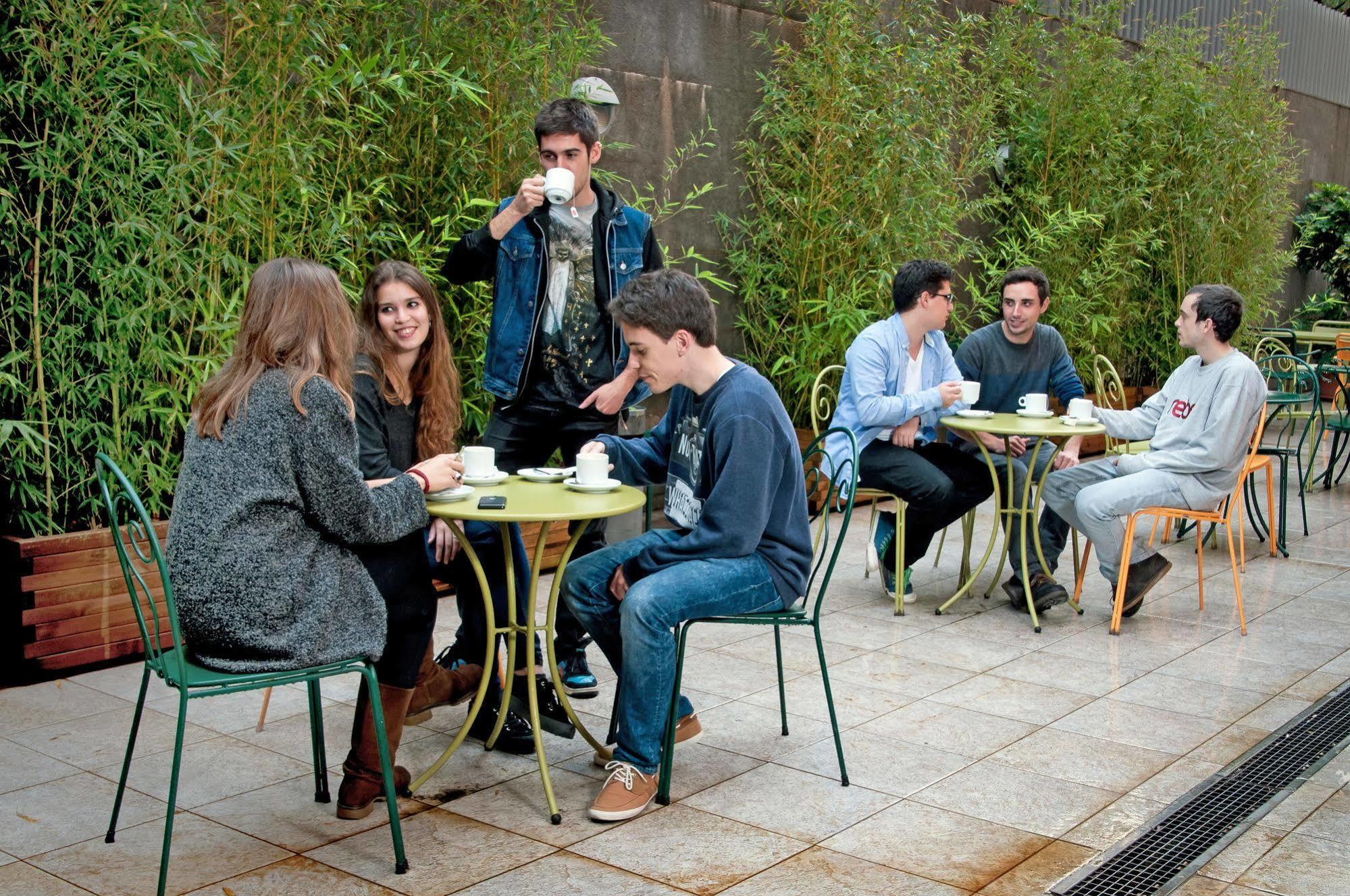 Hostel Pere Tarres Barcelona
